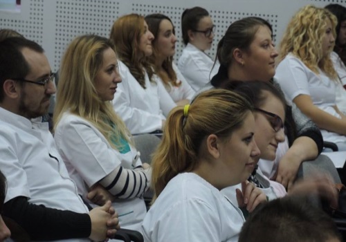 Vineri, 20 noiembrie 2015